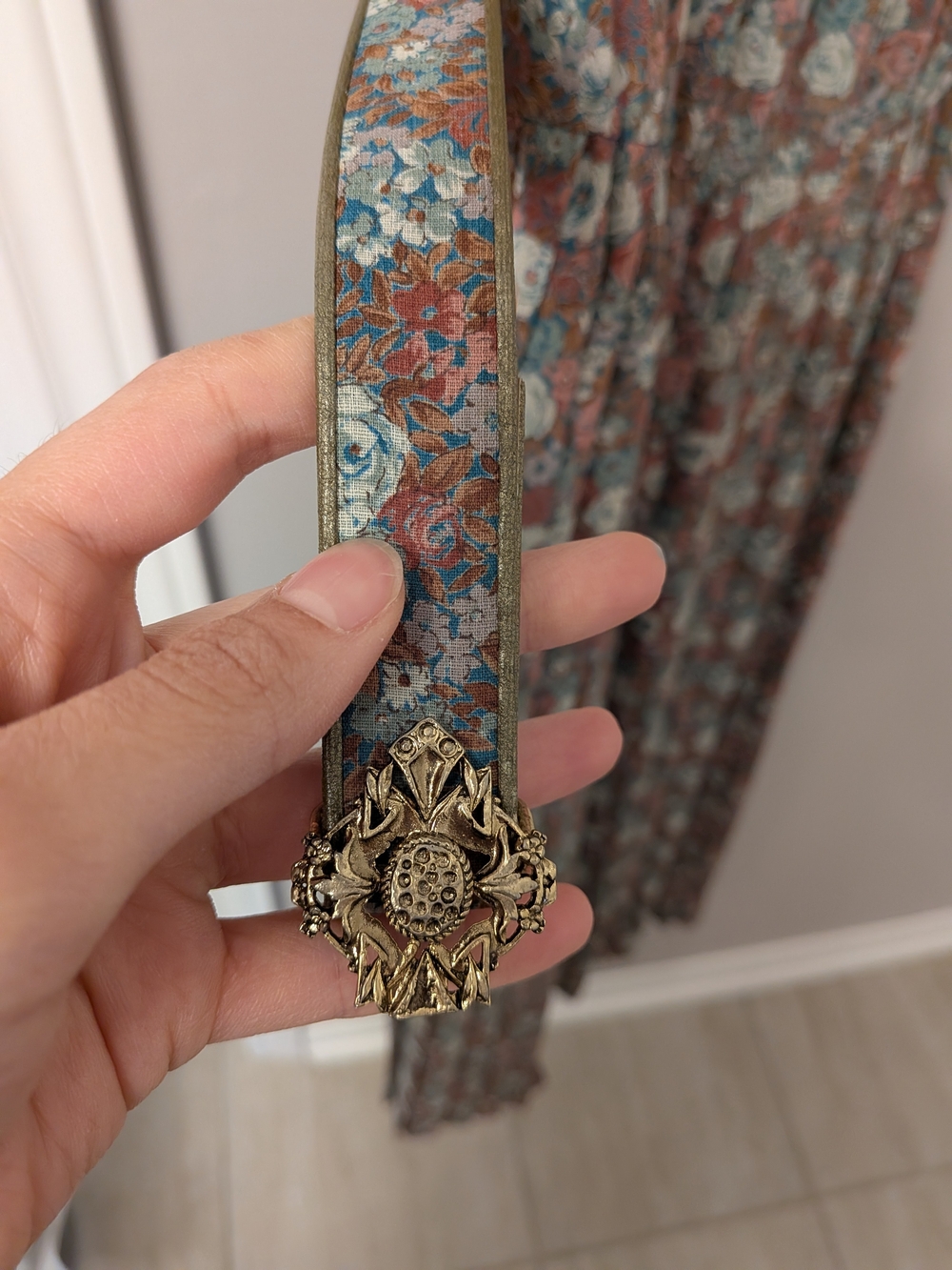 Vintage Japanese Floral Pleated Midi - Like New - Picture 2 of 10